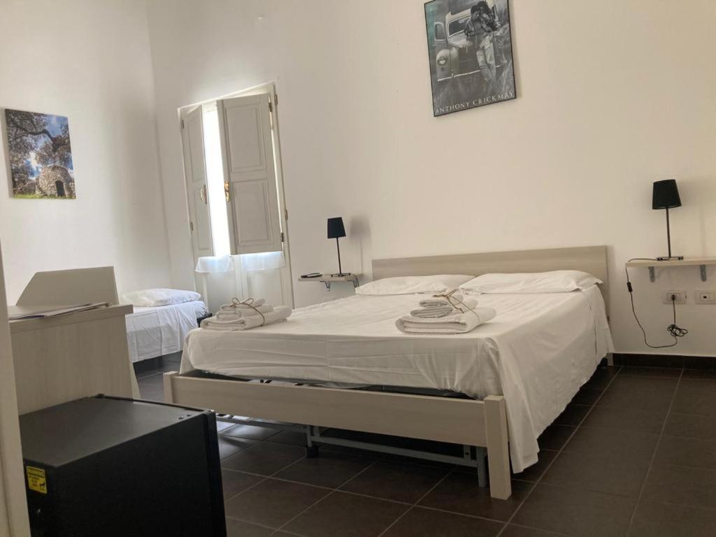Gatto Bianco La Dimora Storica Bed & Breakfast Lecce Exterior photo