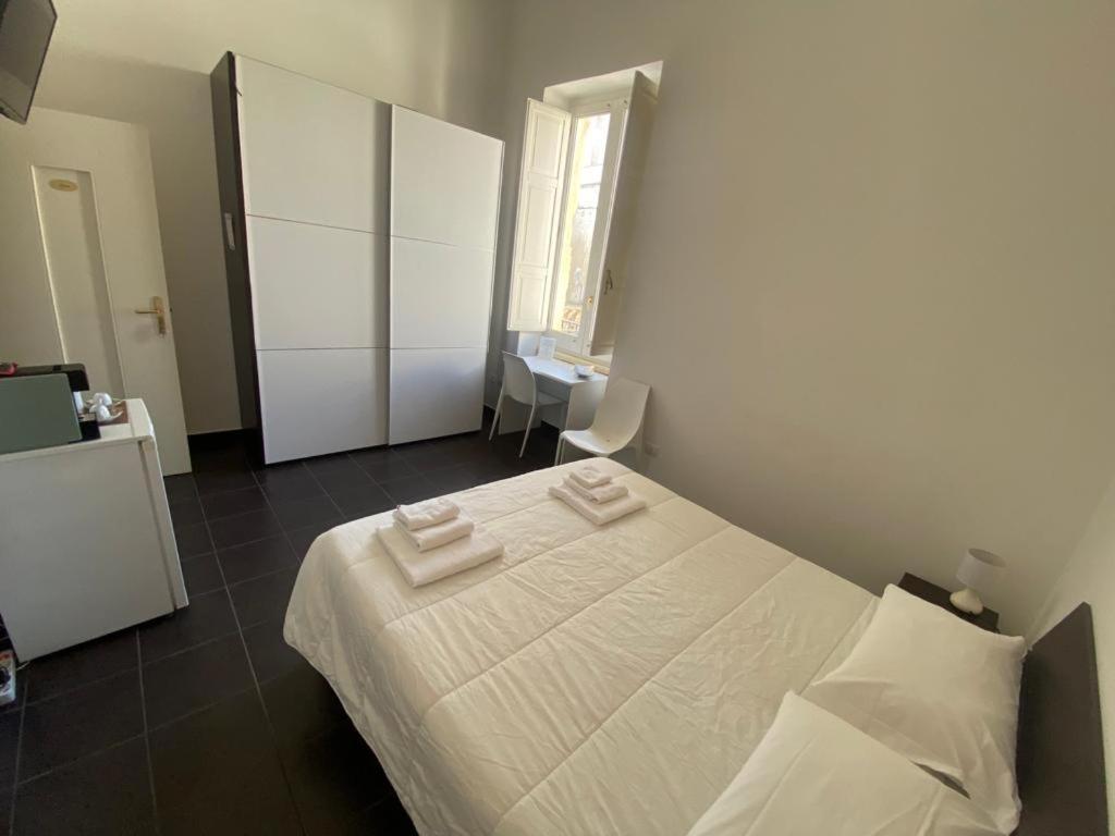 Gatto Bianco La Dimora Storica Bed & Breakfast Lecce Exterior photo