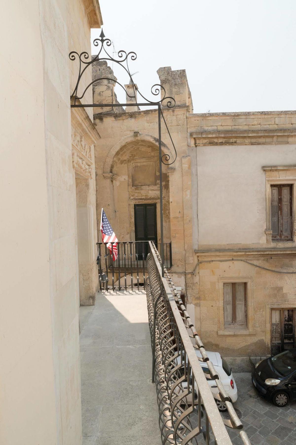Gatto Bianco La Dimora Storica Bed & Breakfast Lecce Exterior photo